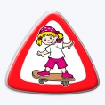 Barevný 3D trojúhelník dítě v autě - holka na skateboardu